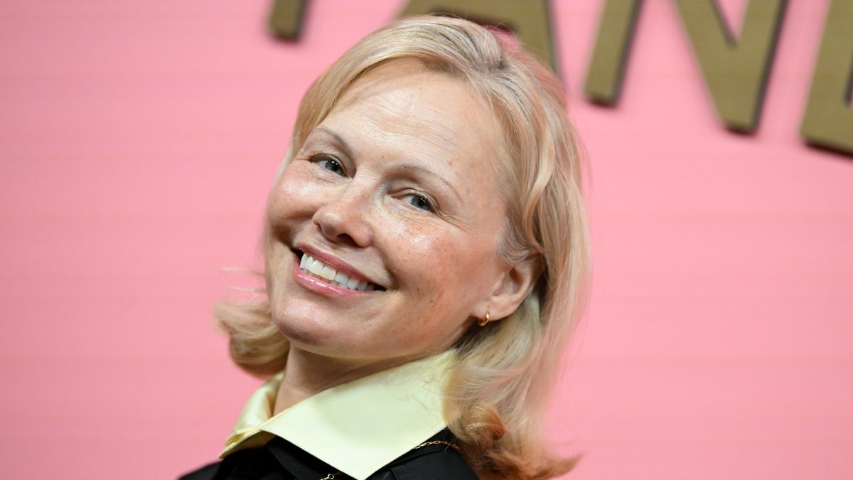Pamela Anderson Went Red! See the Copper Shag That Will Influence 5000 Fall Haircuts