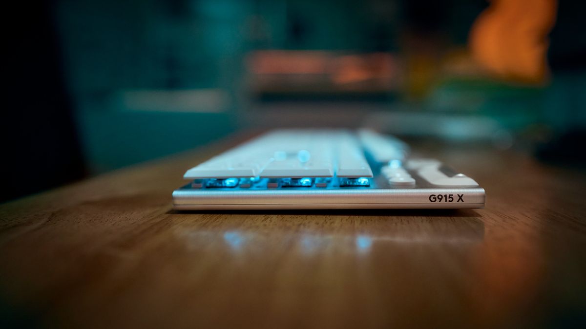 Image of the Logitech G915 X LIGHTSPEED gaming keyboard.