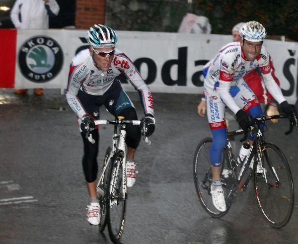 Philippe Gilbert (Omega Pharma-Lotto) and Michele Scarponi (Androni) battle it out on the road to Como.