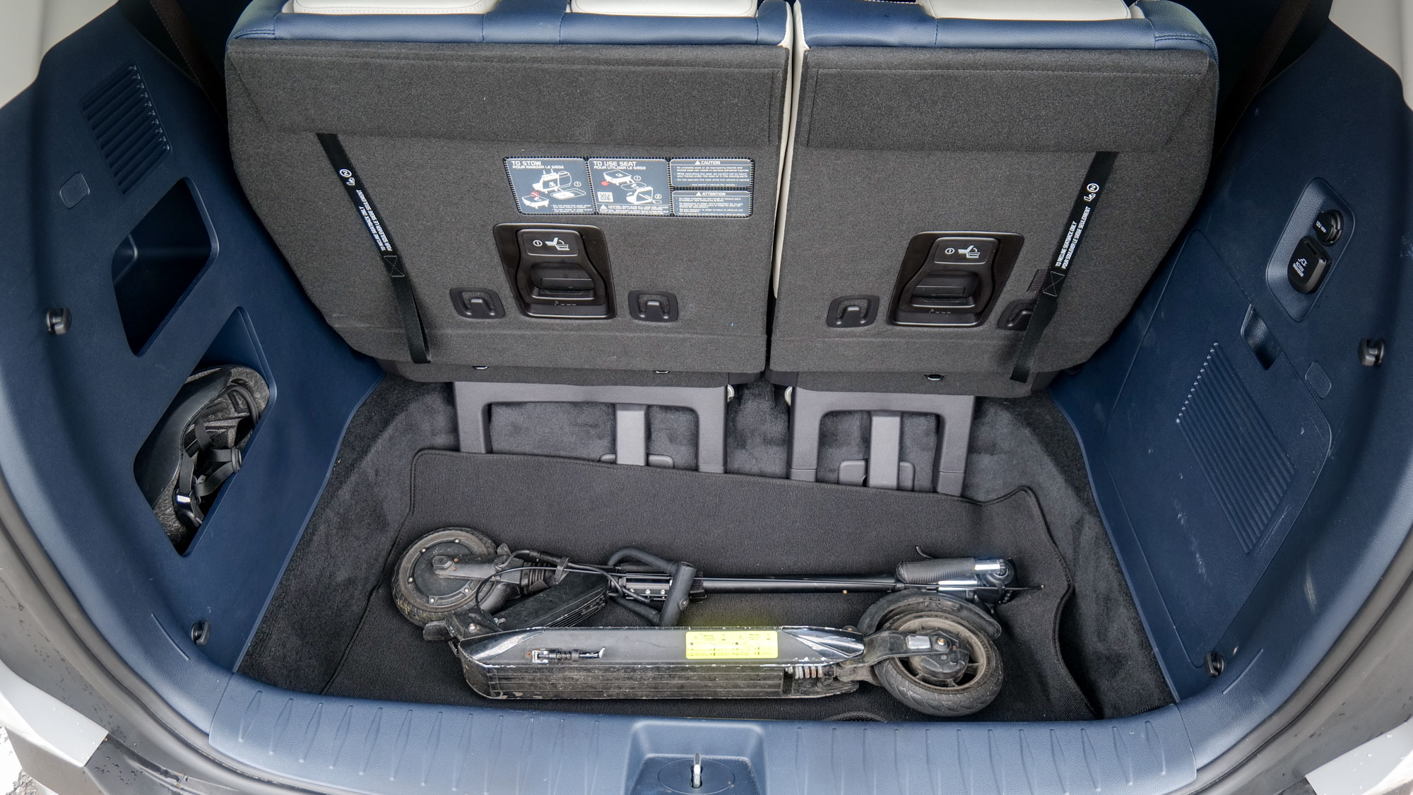 2025 Kia Carnival Hybrid SX Prestige test drive.