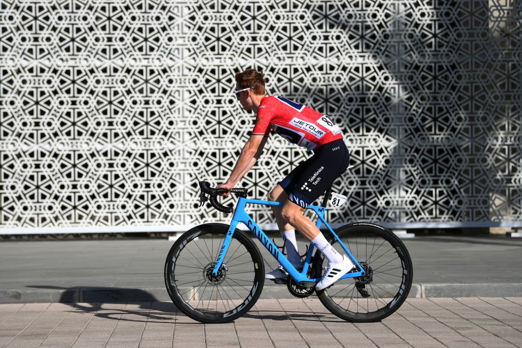Matteo Jorgenson in the Tour of Oman's leader's jersey