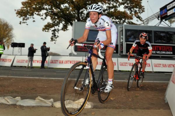 The Koppenbergcross became a two woman race between defending champion Helen Wyman (Kona) and Sanne van Paassen (Brainwash).