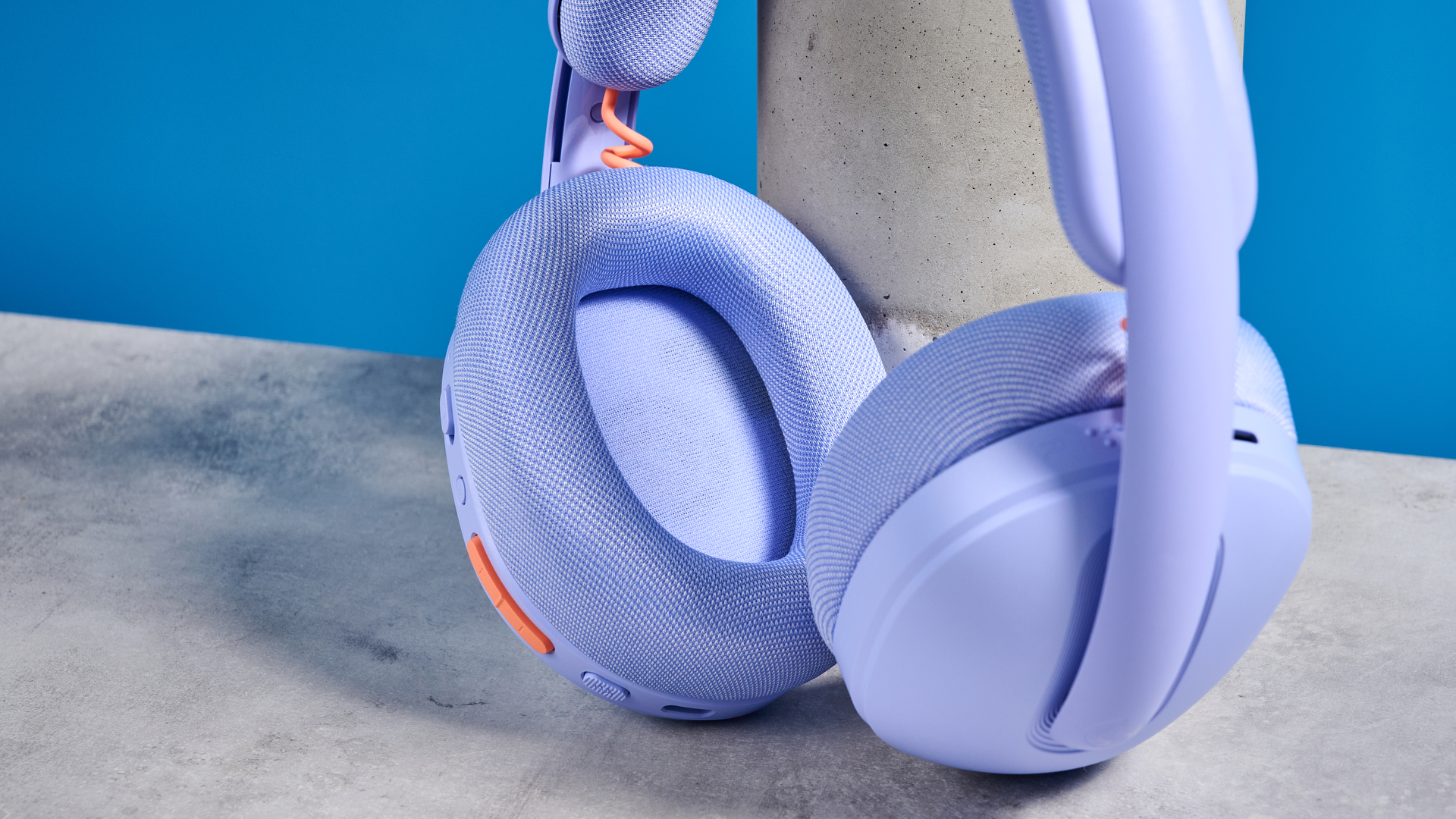 A lilac Logitech G325 Lightspeed wireless gaming headset