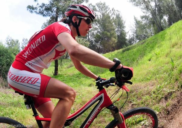 Lea Davison (Specialized) chasing Gould