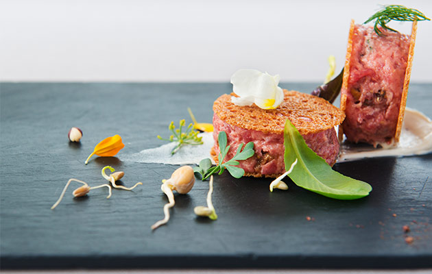 Veal tartare with figs