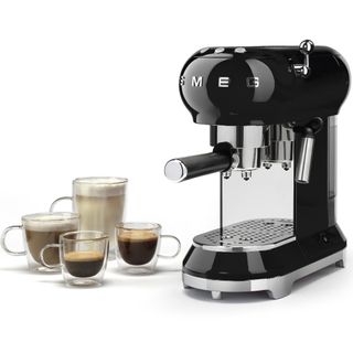 Smeg ECF01coffee machine in gloss black colorway 