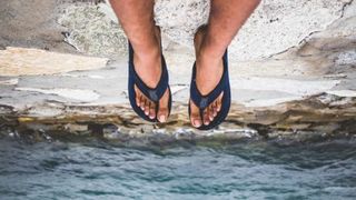 best-mens-flip-flops-dhruv-deshmukh-269925-unsplash