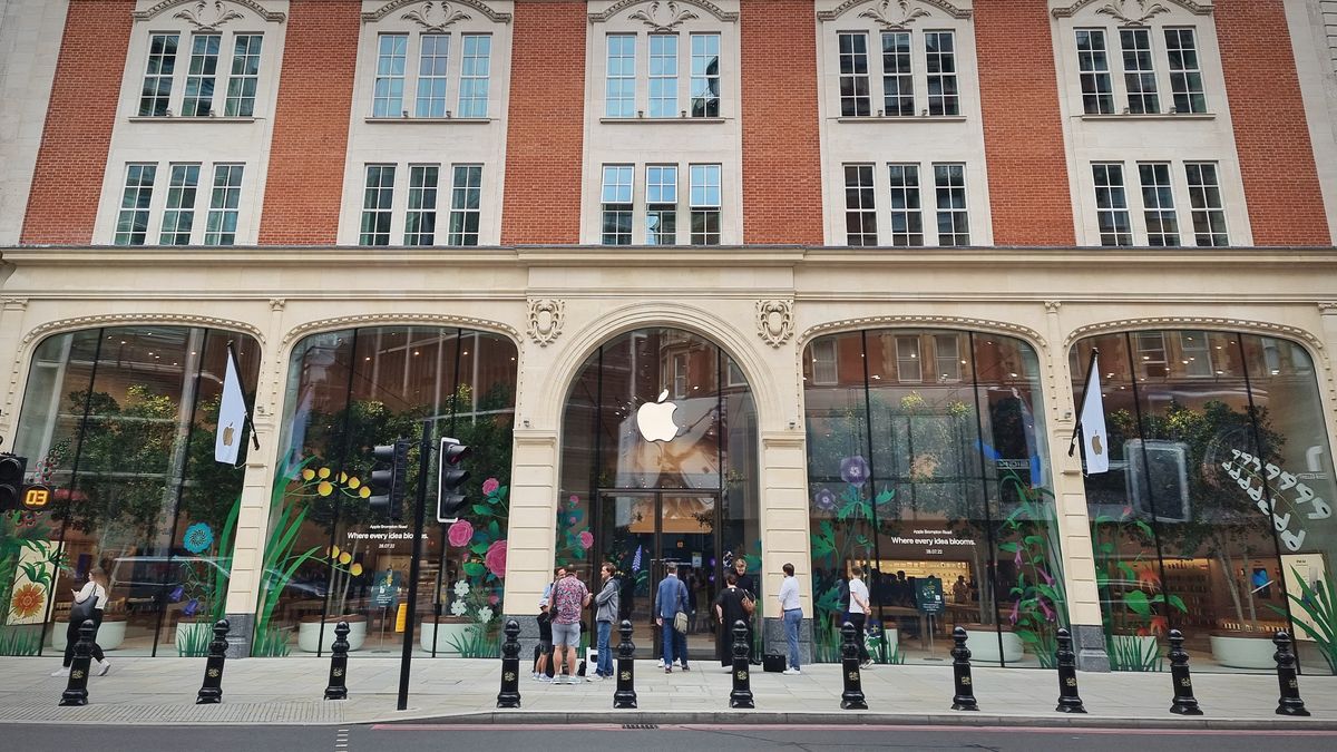 Apple Store in Brompton Road, Knightsbridge, London - exterior