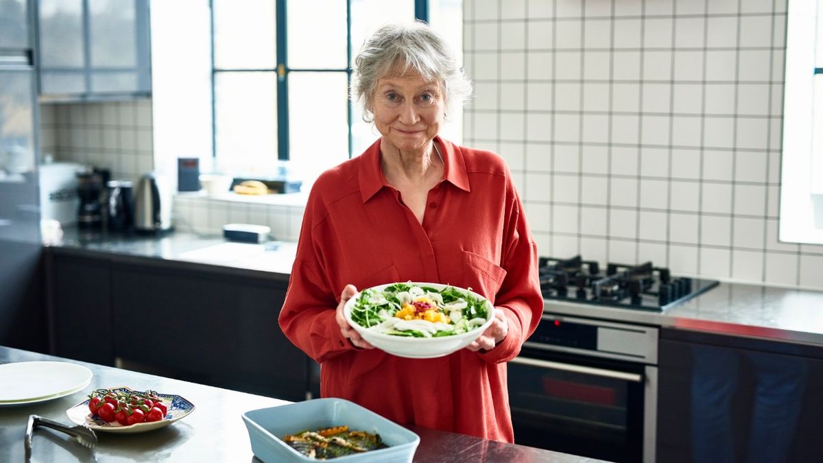 This insurance company gives seniors free fruit and veg to combat diet illnesses