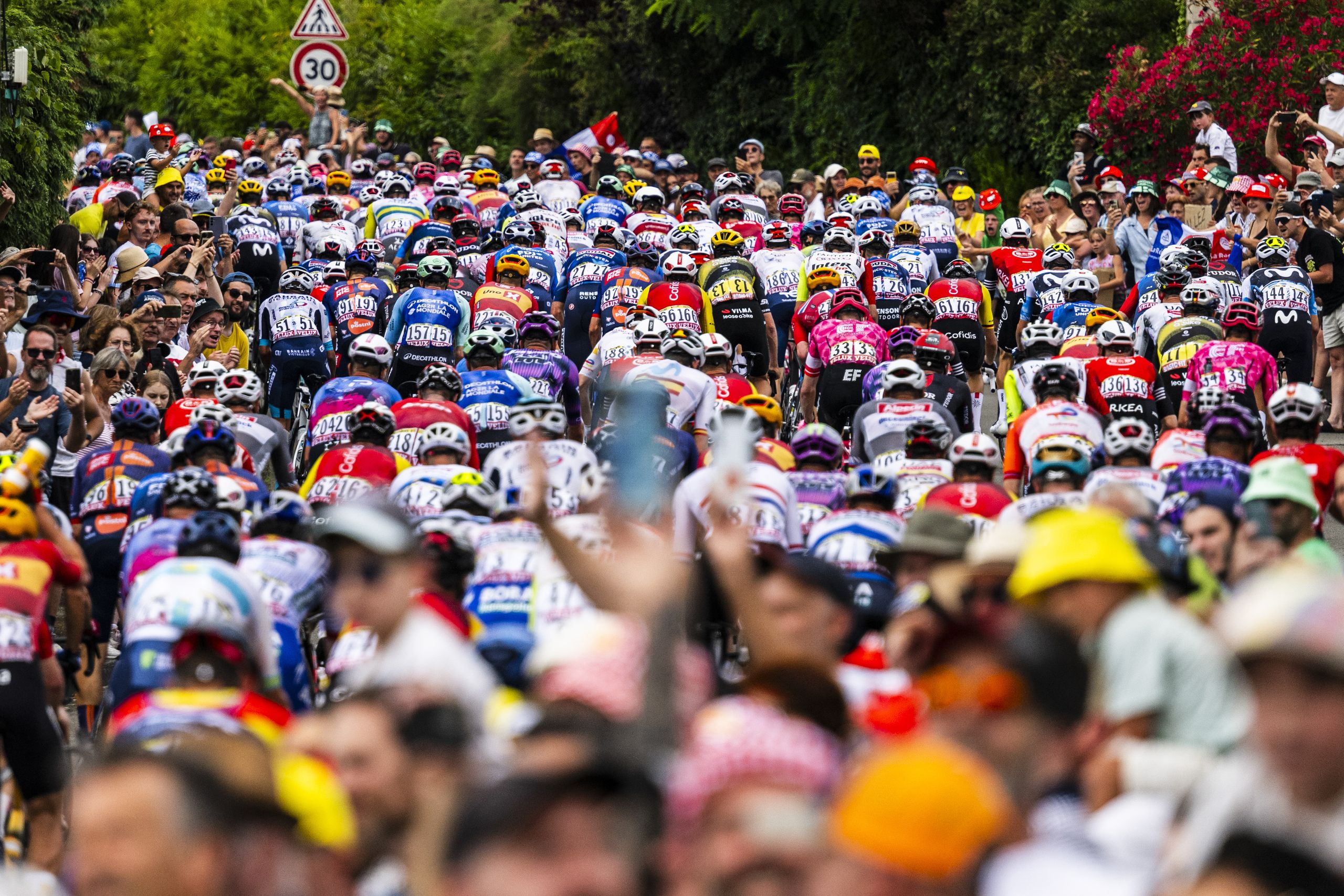 cyclingweekly.com - Lisa Charlebois - From shampoo to shipping: Who are the sponsors on the 2026 Tour de France jerseys?