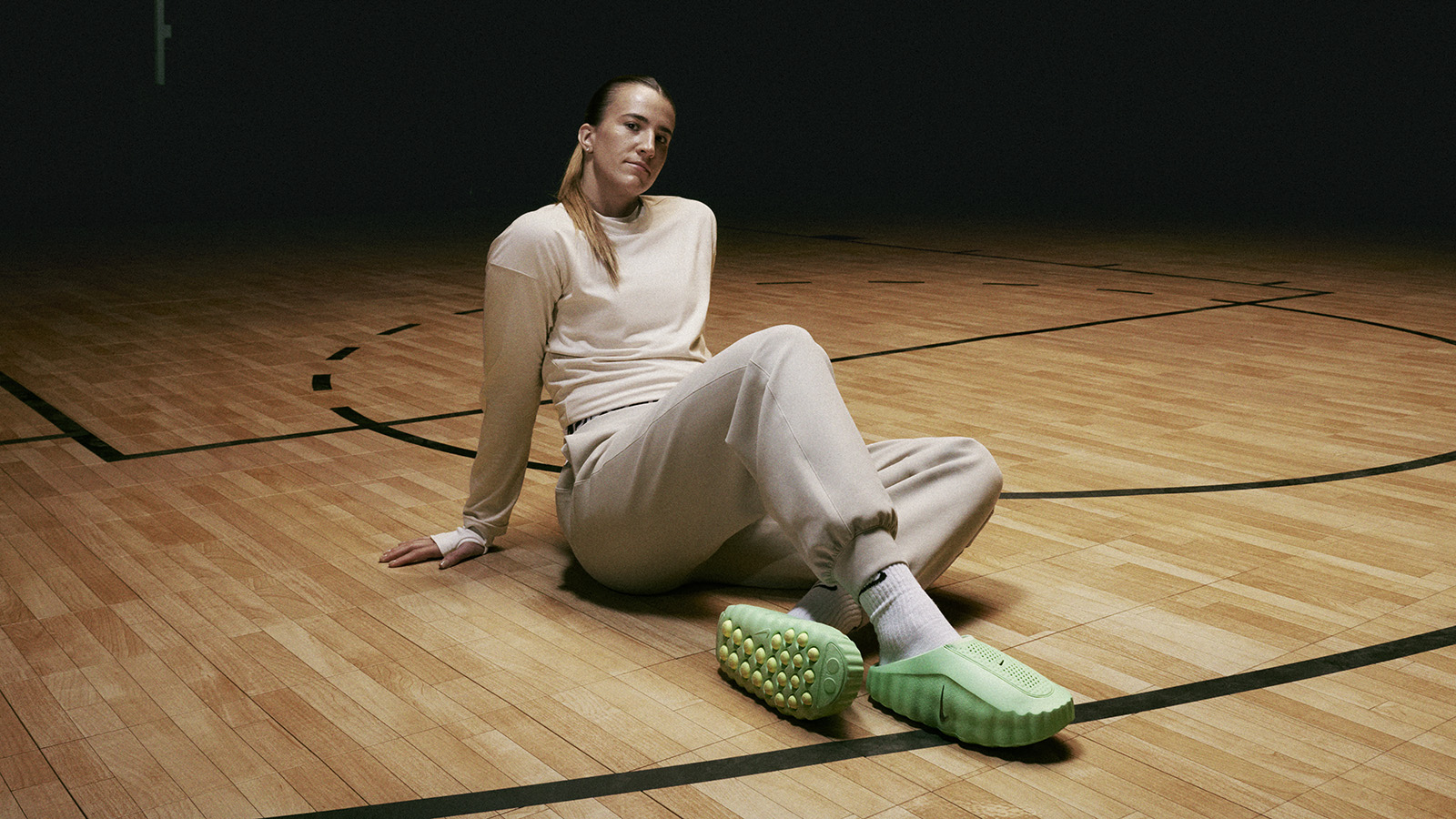 Nike Mind 001 slider in Cool Cucumber colour