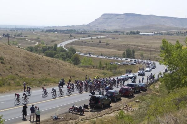 Riders go on the attack early in stage six.