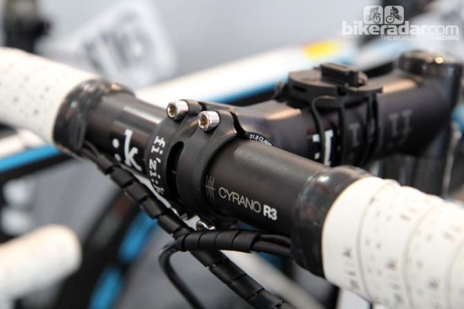 The four-bolt faceplate on Ag2R-La Mondiale's new fi'zi:k stems wraps more than halfway around the bar. We hear fi'zi:k will offer both carbon fiber and aluminum handlebars but the team has opted for alloy here.