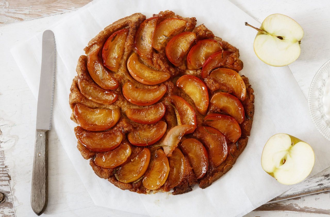 Apple tarte tatin