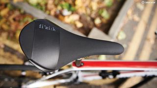 Fizik's Aliante R1 braided manages to tweak a classic design for the better