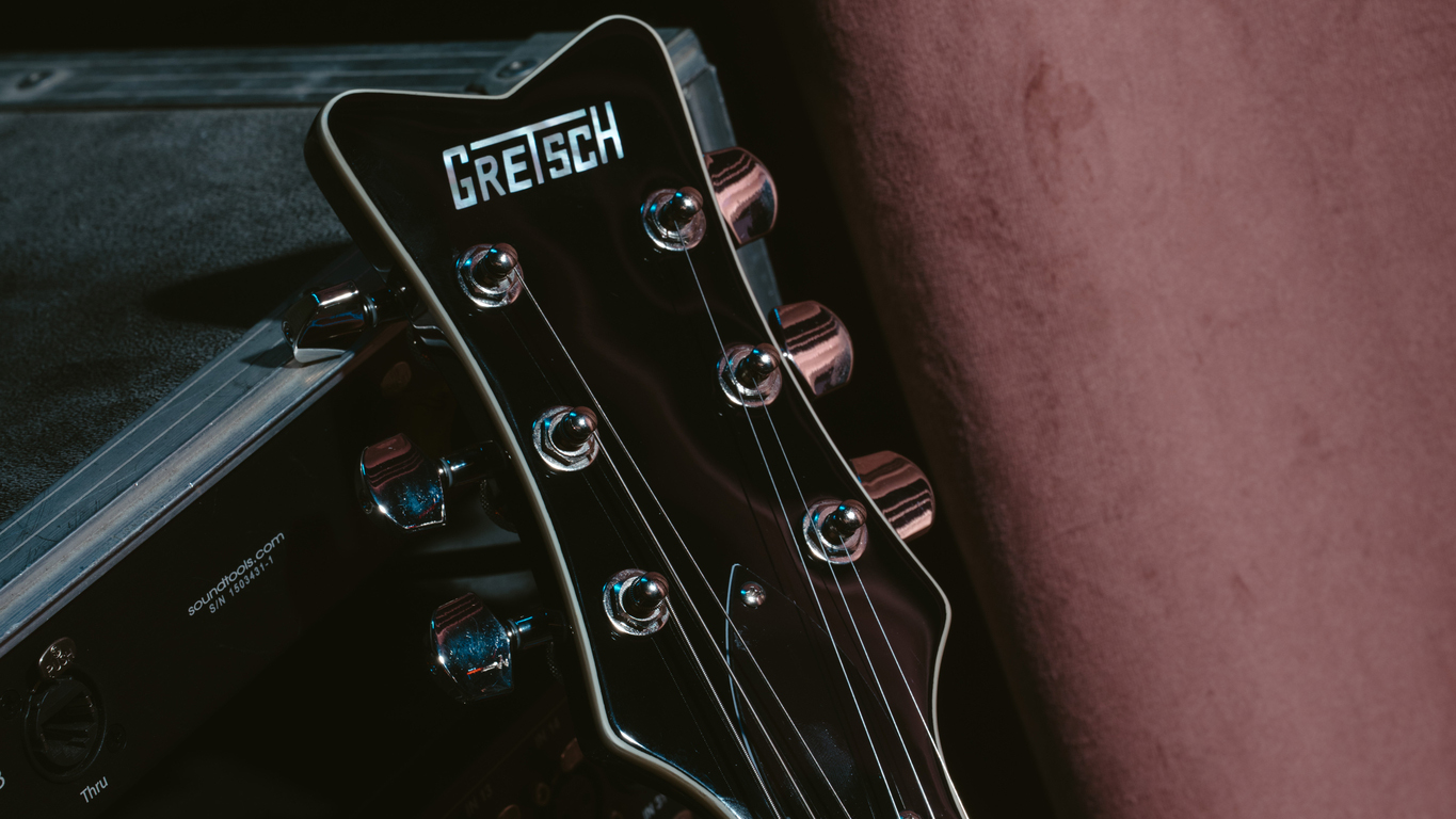A photo showing the headstock of a Gretsch Electromatic Premier Jet electric guitar