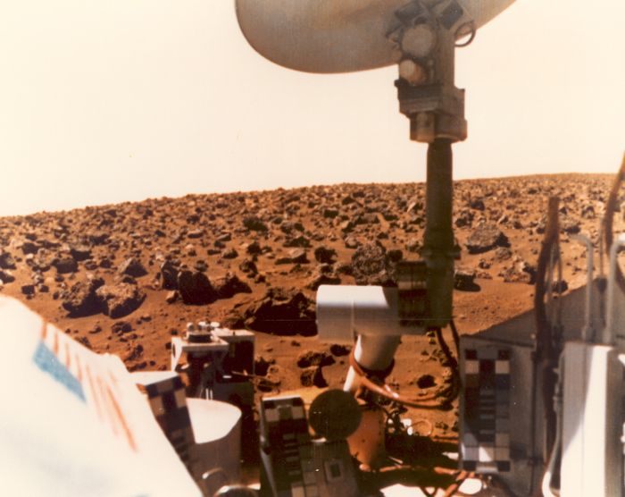 Space History Photo: Viking 1 Picture of the Martian Surface | Space
