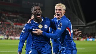Moises Caicedo of Chelsea celebrates scoring his team's second goal with teammate Alejandro Garnacho during the Premier League match between Brentford and Chelsea at Gtech Community Stadium on September 13, 2025 in Brentford, England. 