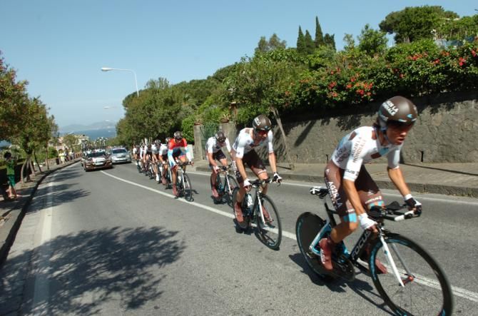 Bentacur leads his AG2R teammates