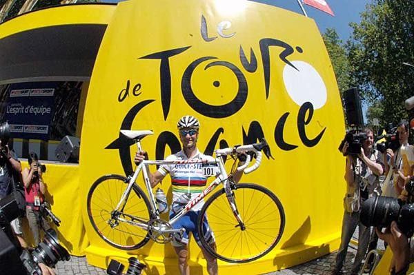 World champ Tom Boonen with the bike he hopes will carry him to victory today