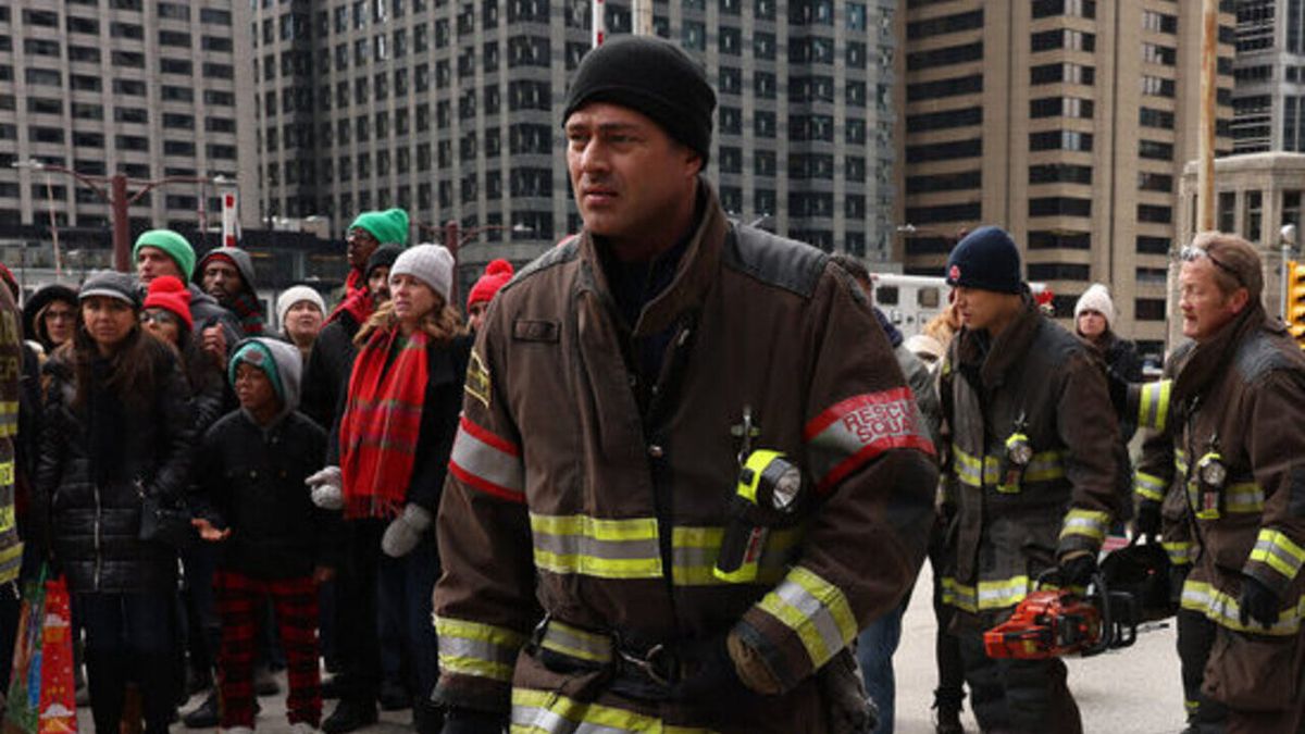 taylor kinney as kelly severide chicago fire season 10