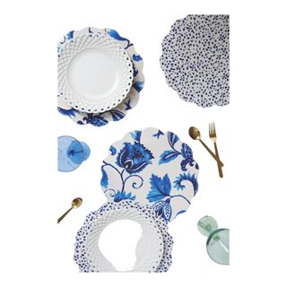Delft Blue Reversible Placemats with floral and dotted motifs 