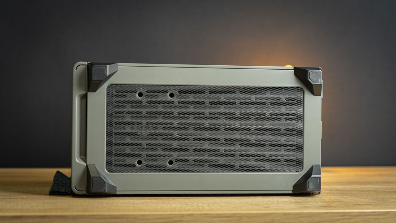Cooler Master NR200P Max