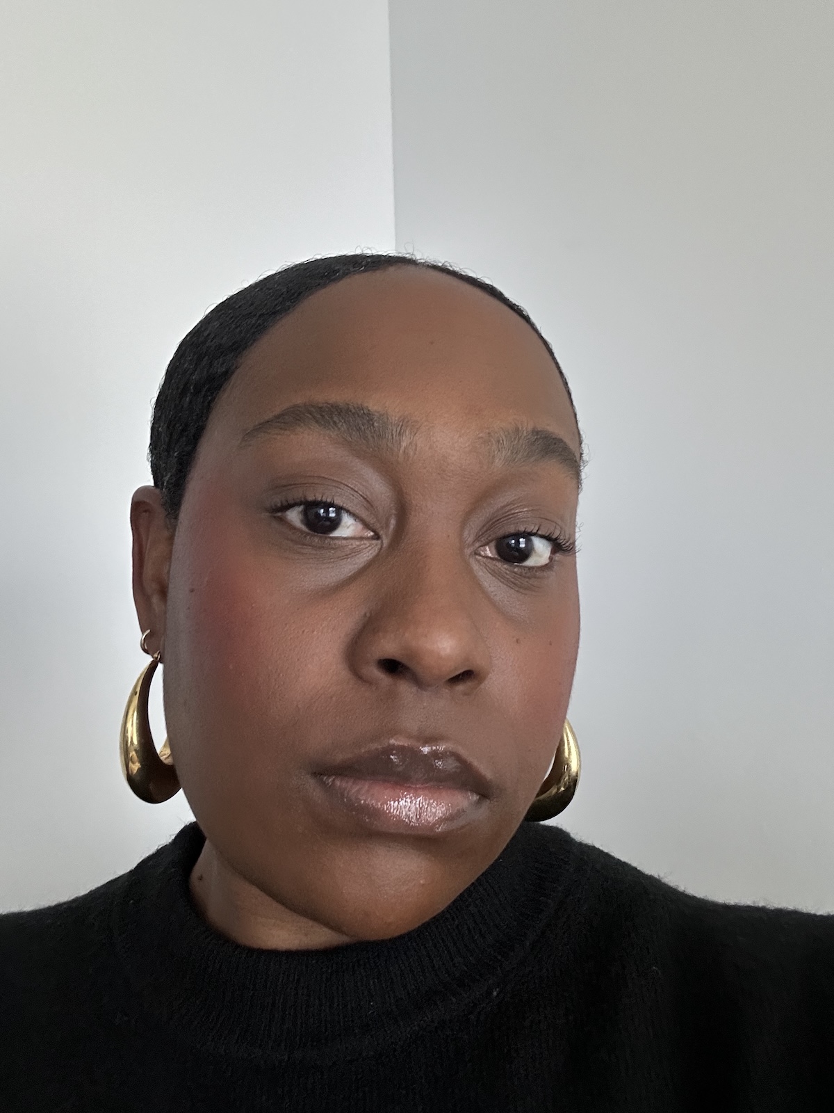 Morinia tests Glossier Balm Dotcom.