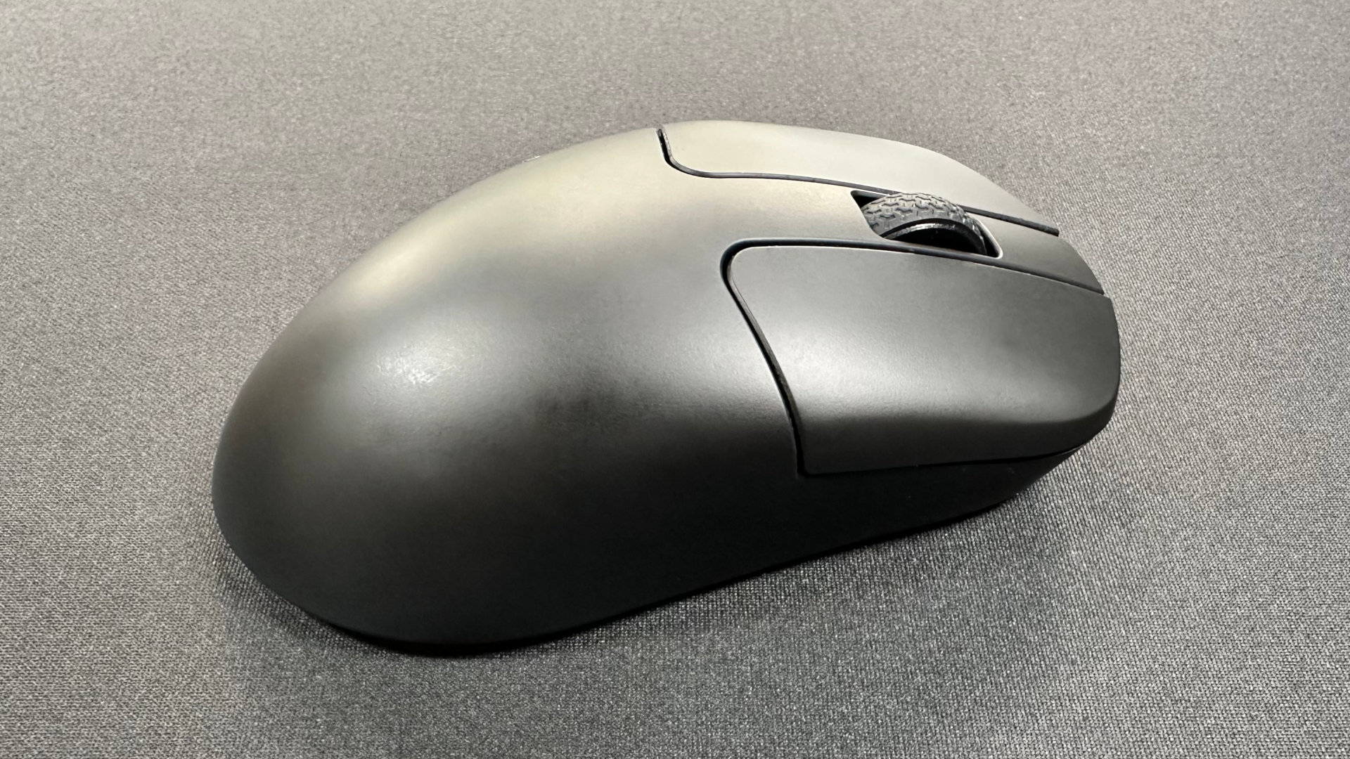 A photo of a Keychron M7 8K Wireless gaming mouse.