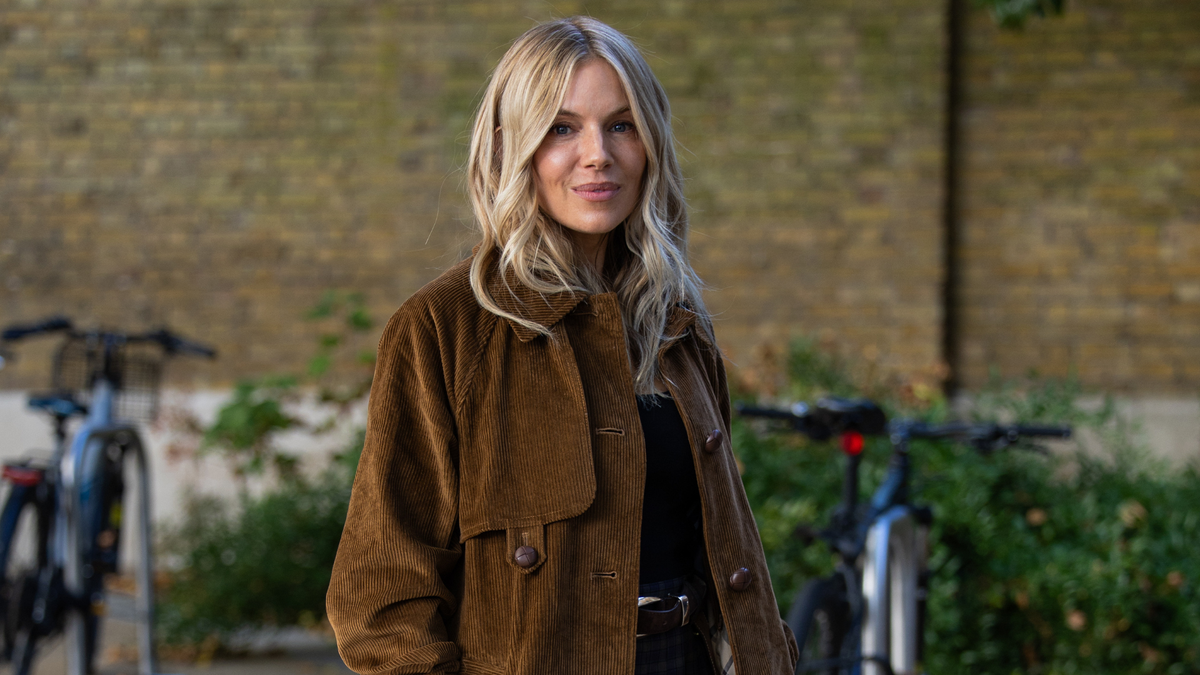Sienna Miller's Already Wearing Autumn’s Coolest Coat Trend