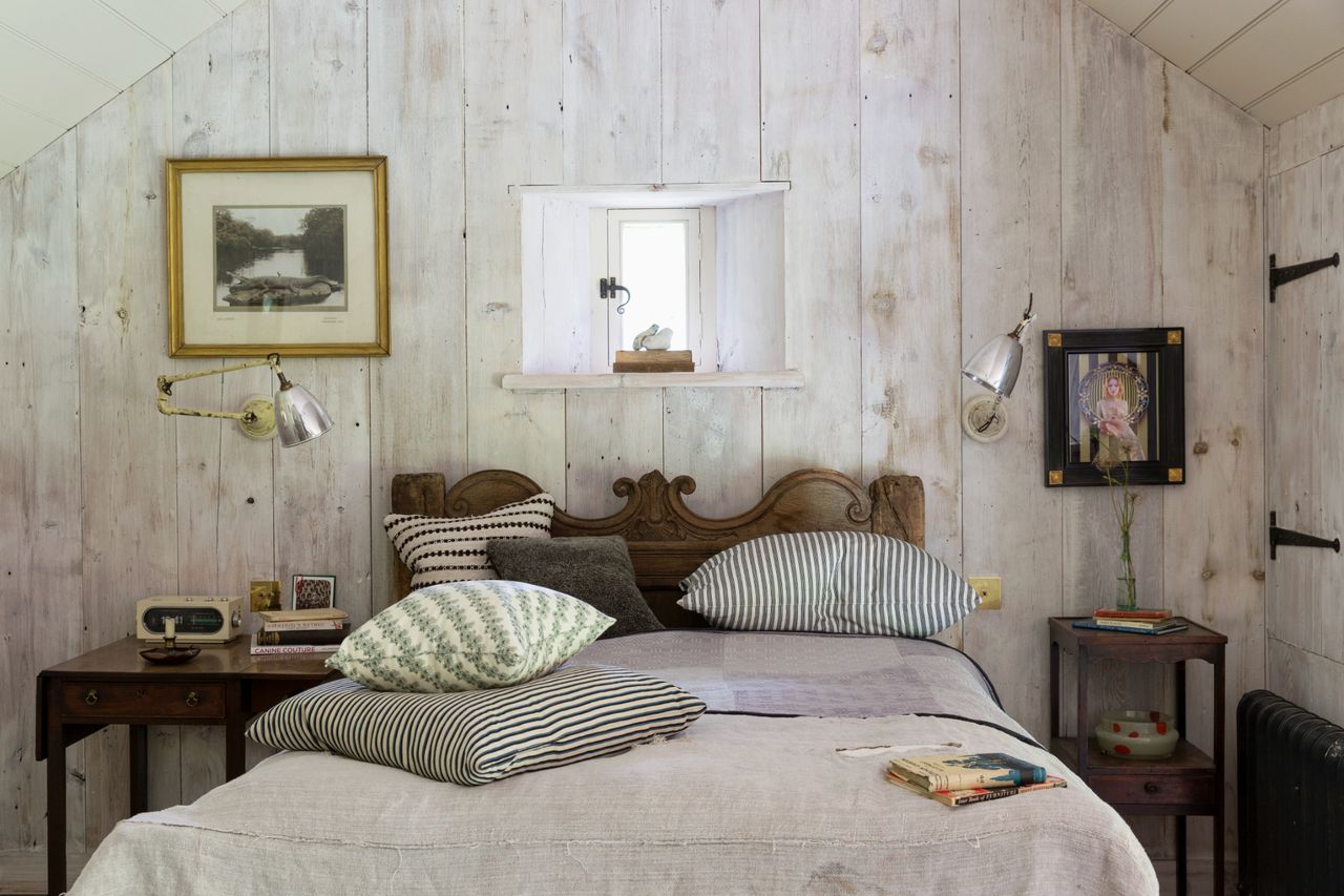 Details of Barton Meadow Lodge, a rustic one bedroom property in a wildflower meadow in the Cotswolds