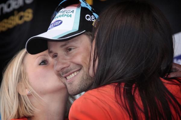 A kiss for the local hero