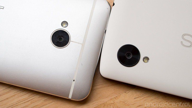 Nexus 5, HTC One