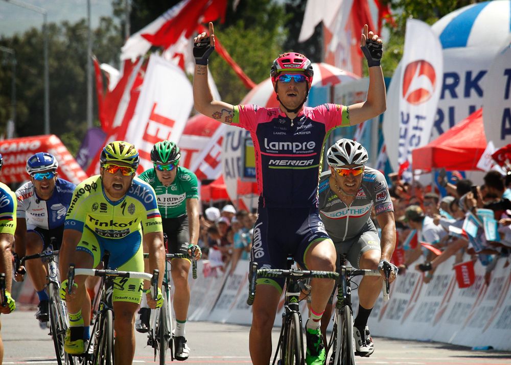 Sacha Modolo (Lampre-Merida) takes the stage 5 win.