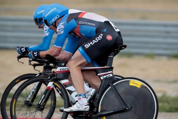 Tyler Farrar (Garmin-Sharp) takes a pass on the outside.