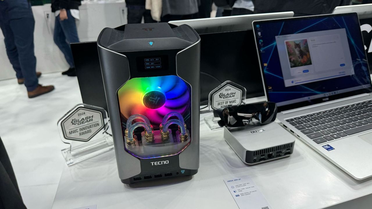 mini PC sitting on desk
