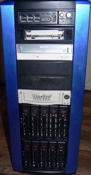 This is my new file server, based on Cooler Master's Stacker. In the front, there are two Supermicro hot-swap SATA racks, each holding up to five hard drives.
