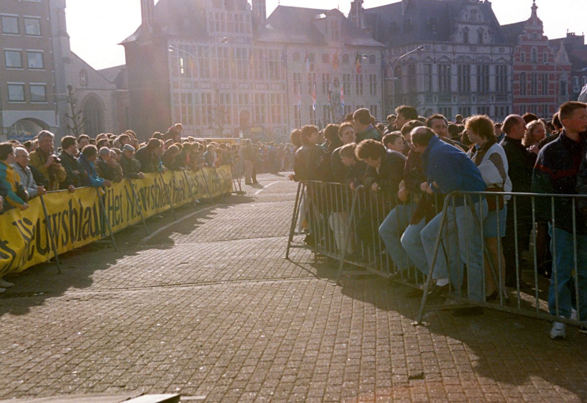 Early-morning sunlight in Sint-Niklaas