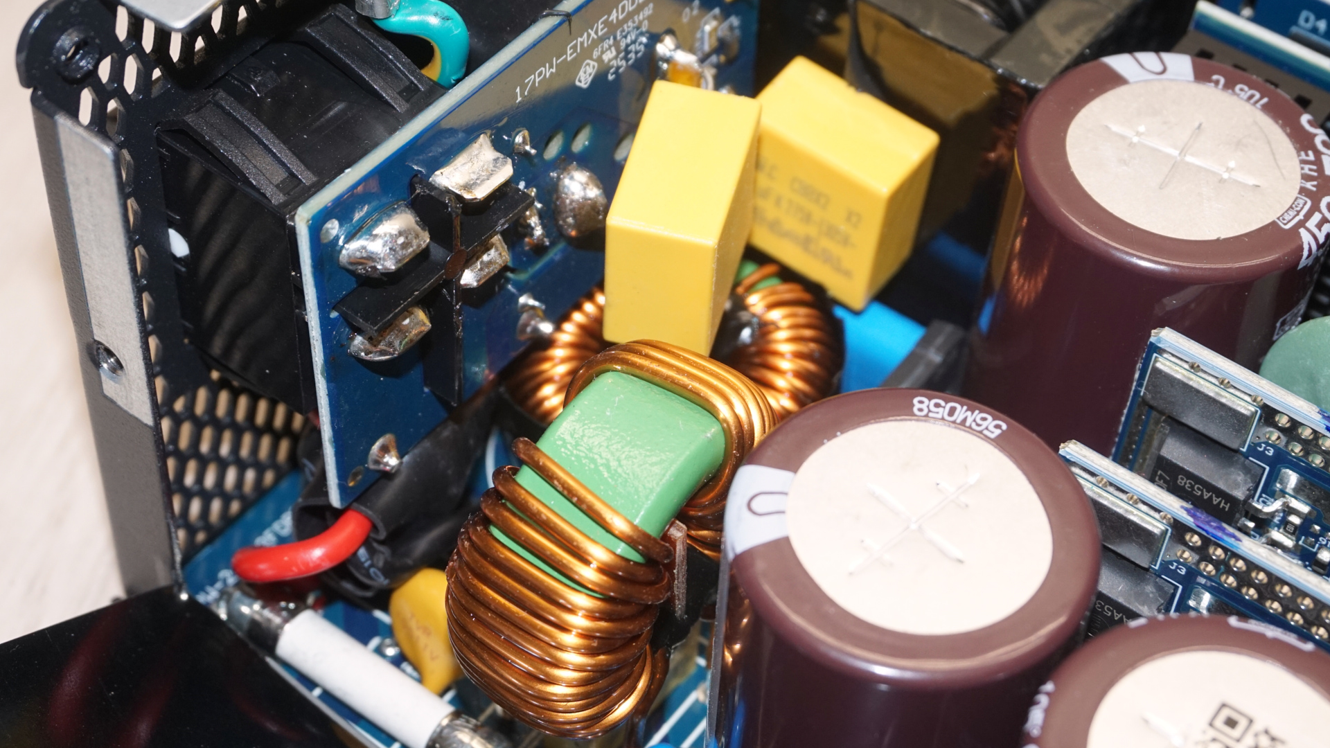 Super Flower Leadex Titanium ATX 3 2800W PSU