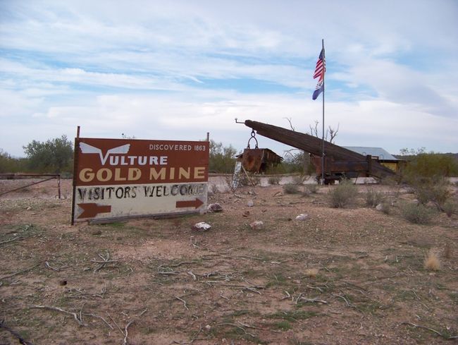 Ghost Town Of The American West: Photos Of The 19th-Century 'Vulture ...