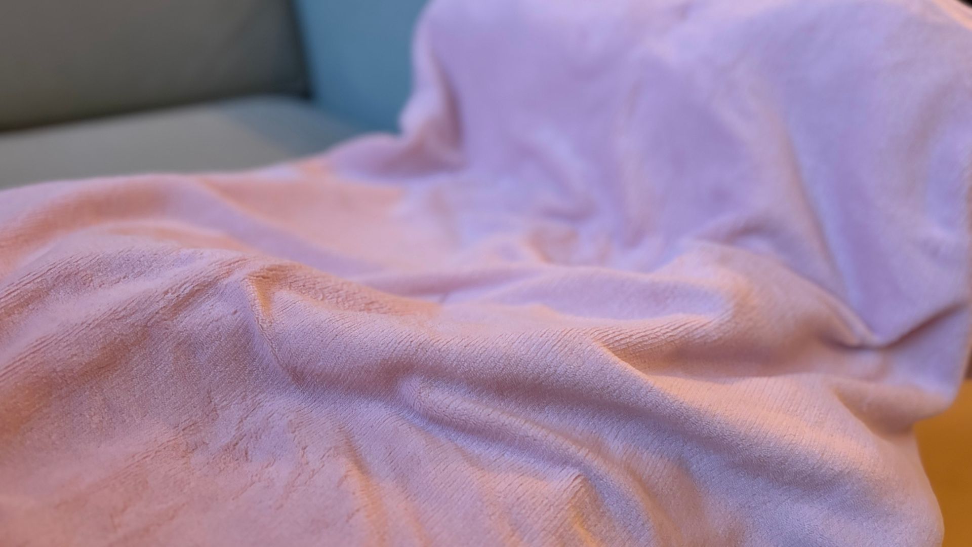 Dreamland Snuggle Up Heated Throw being tested in my home