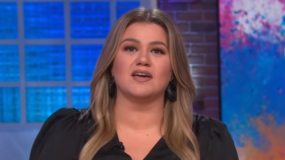 As Divorce With Brandon Blackstock Continues, Kelly Clarkson Reveals The Private Way She Often Grieves