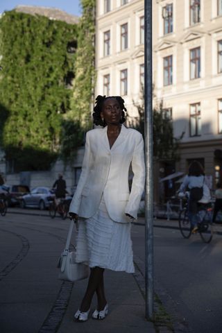 DANIELLE JINADU'S OUTFIT FÜR DIE COPENHAGEN FASHION WEEK