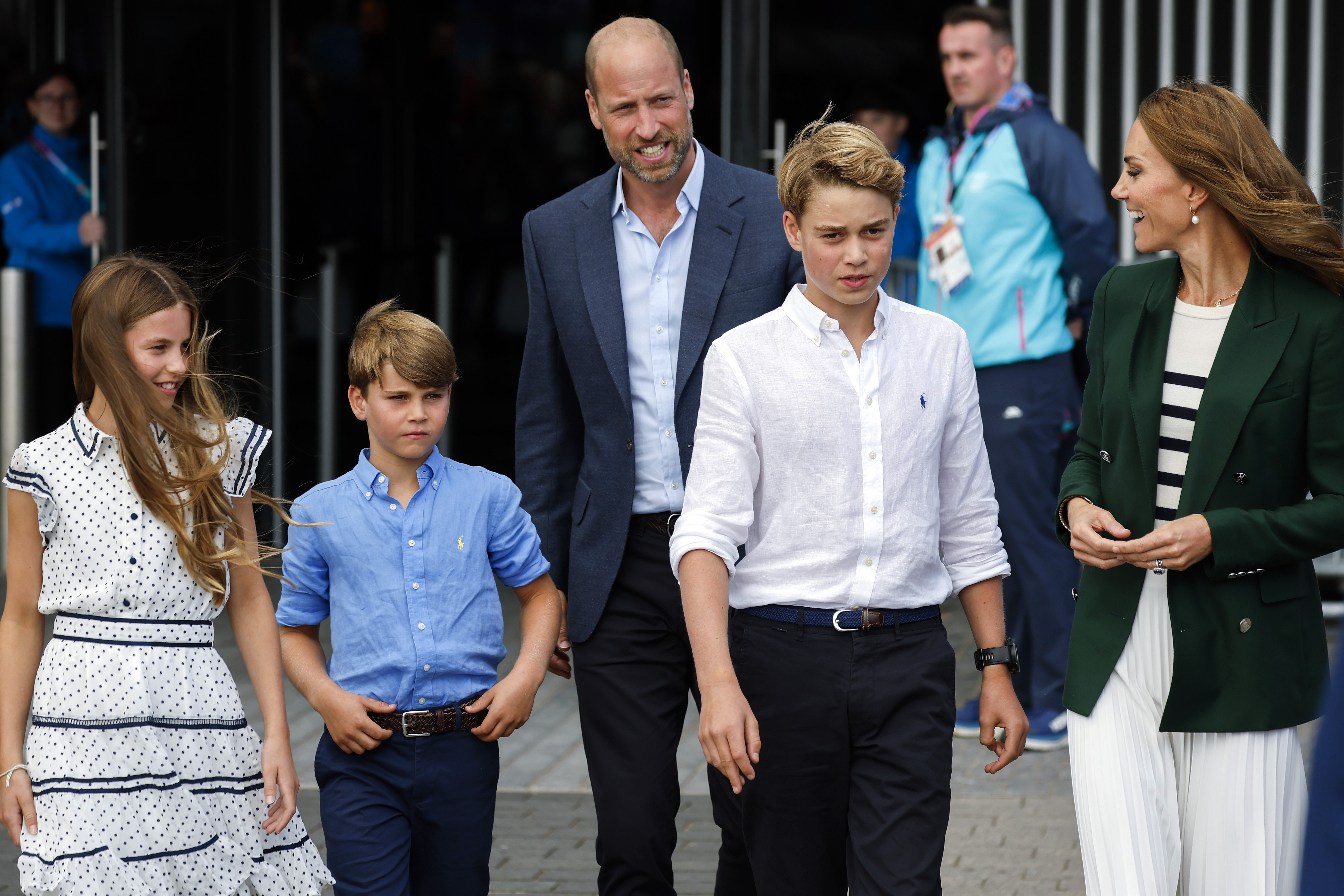 Princess Charlotte, Prince Louis, Prince George, Prince William and Princess Kate walking at the Commonwealth Games