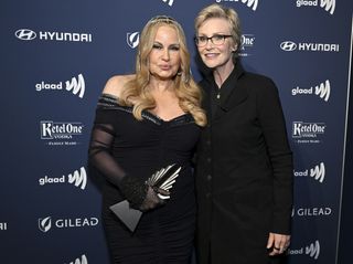 Jennifer Coolidge was presented with an award by Glee's Jane Lynch