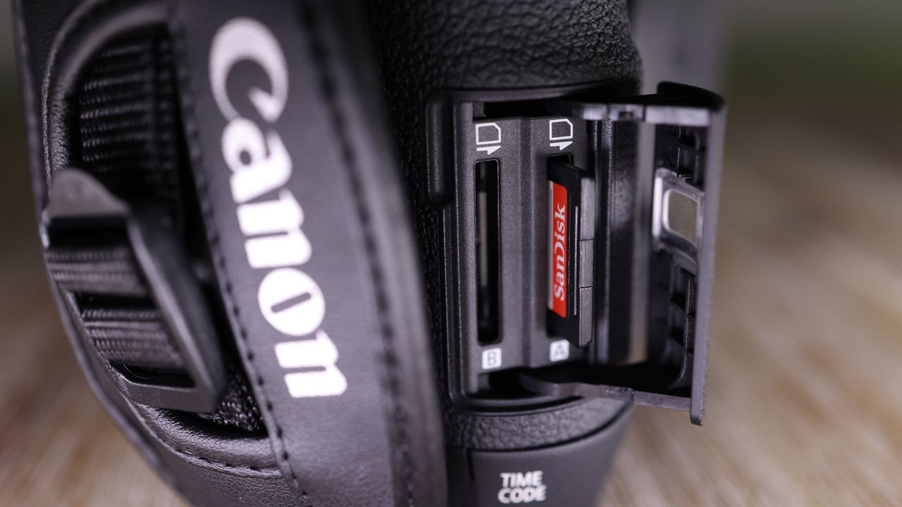 Canon EOS C70