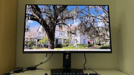 MSI MPG 322UR X24