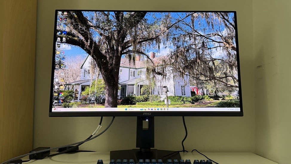 MSI MPG 322UR X24