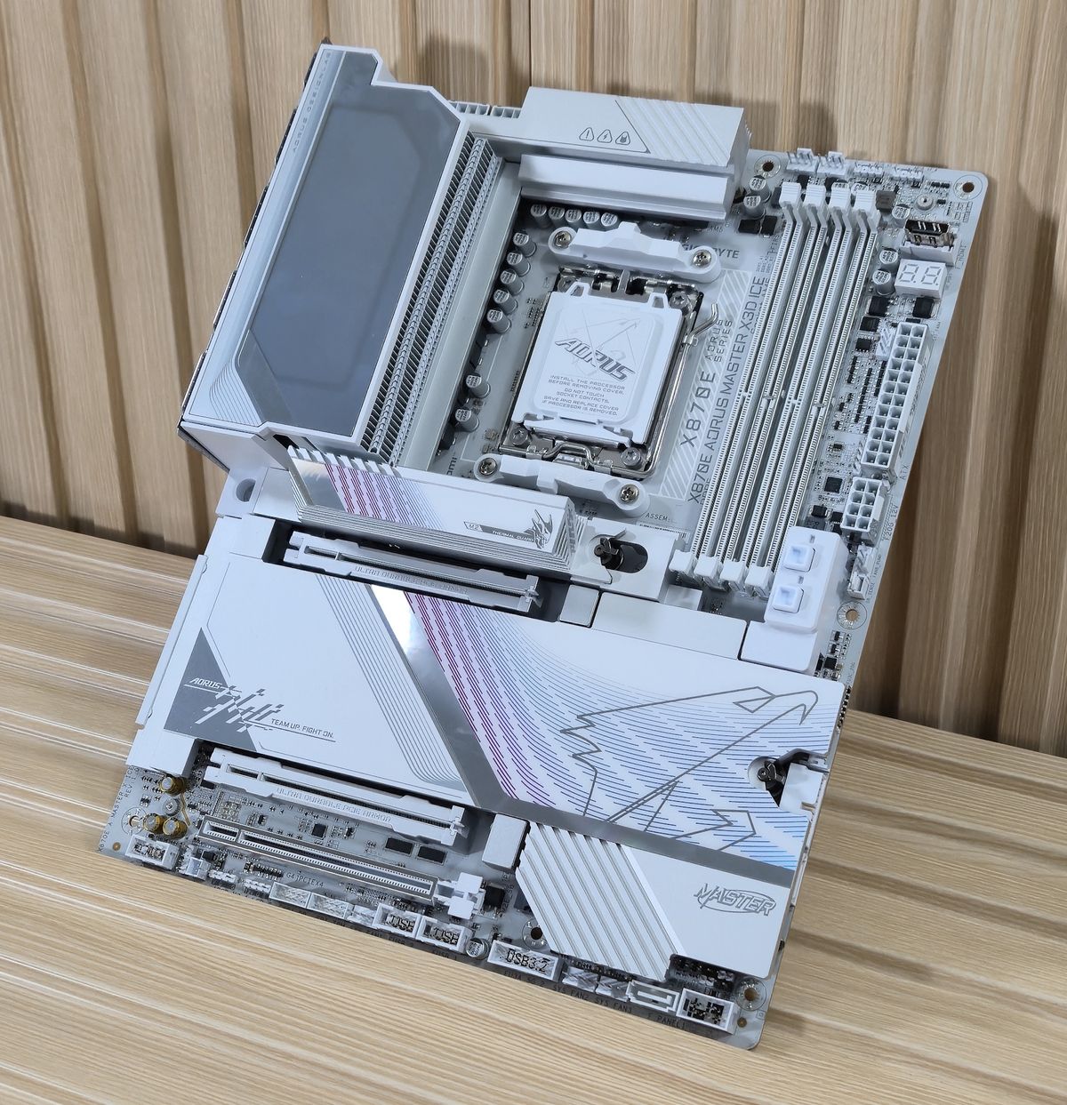Gigabyte X870E Aorus Master X3D Ice Motherboard Review: Icy