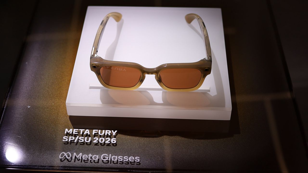 Meta Essilor Luxottica AI Glasses
